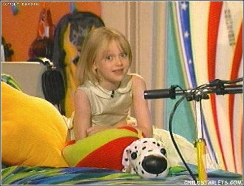 lovely-dakota-family-television-awards-2003-08-14-18.jpg