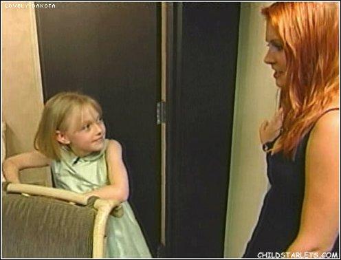 lovely-dakota-family-television-awards-2003-08-14-27.jpg