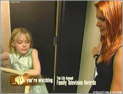 lovely-dakota-family-television-awards-2003-08-14-28.jpg