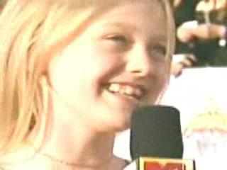 lovely-dakota-mtv-red-carpet-2005-06-04-26.jpg