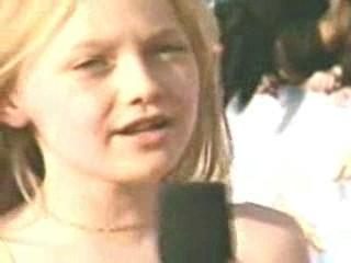 lovely-dakota-mtv-red-carpet-2005-06-04-48.jpg