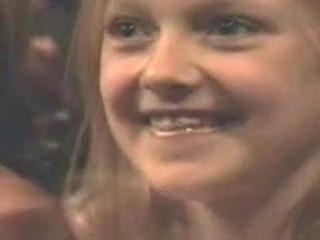 lovely-dakota-mtv-show-2005-06-04-15.jpg