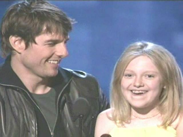 lovely-dakota-mtv-presenting-2005-06-04-27.jpg