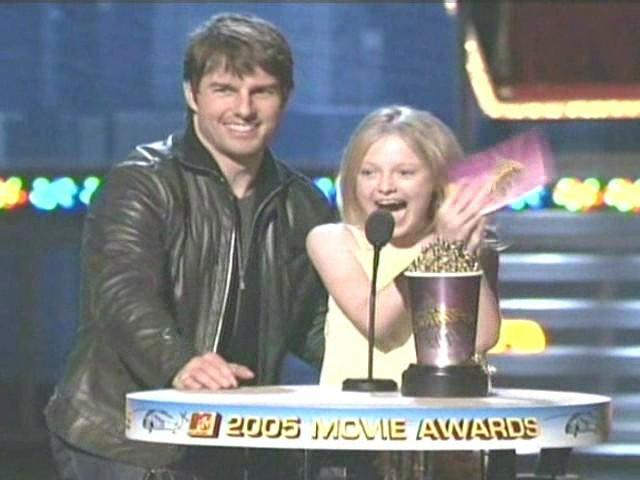 lovely-dakota-mtv-presenting-2005-06-04-55.jpg
