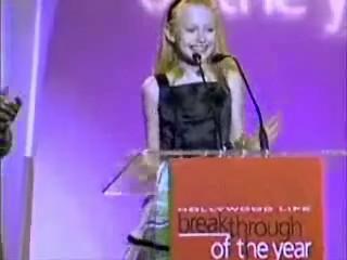 lovely-dakota-breakthrough-awards-2005-12-04-051.jpg