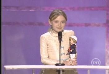 lovely-dakota-sag-awards-2006-01-29-026.jpg