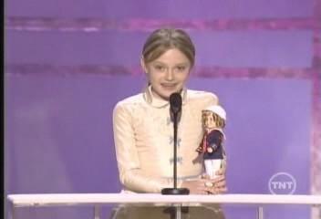 lovely-dakota-sag-awards-2006-01-29-027.jpg