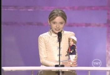lovely-dakota-sag-awards-2006-01-29-028.jpg