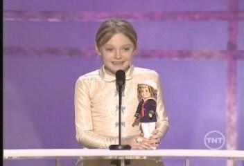 lovely-dakota-sag-awards-2006-01-29-036.jpg