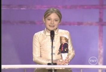 lovely-dakota-sag-awards-2006-01-29-037.jpg
