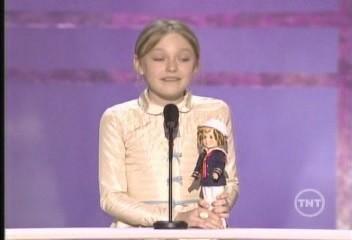 lovely-dakota-sag-awards-2006-01-29-049.jpg