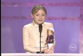 lovely-dakota-sag-awards-2006-01-29-051.jpg
