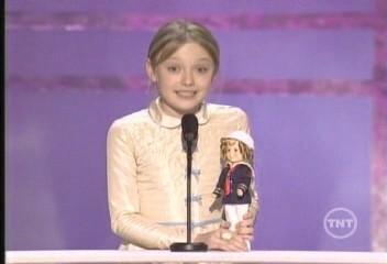 lovely-dakota-sag-awards-2006-01-29-052.jpg