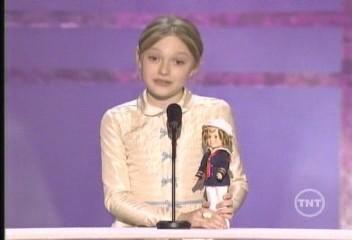 lovely-dakota-sag-awards-2006-01-29-054.jpg