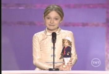 lovely-dakota-sag-awards-2006-01-29-055.jpg
