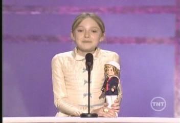 lovely-dakota-sag-awards-2006-01-29-060.jpg