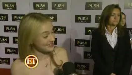 lovely-dakota-push-premiere-2009-01-29-30.jpg