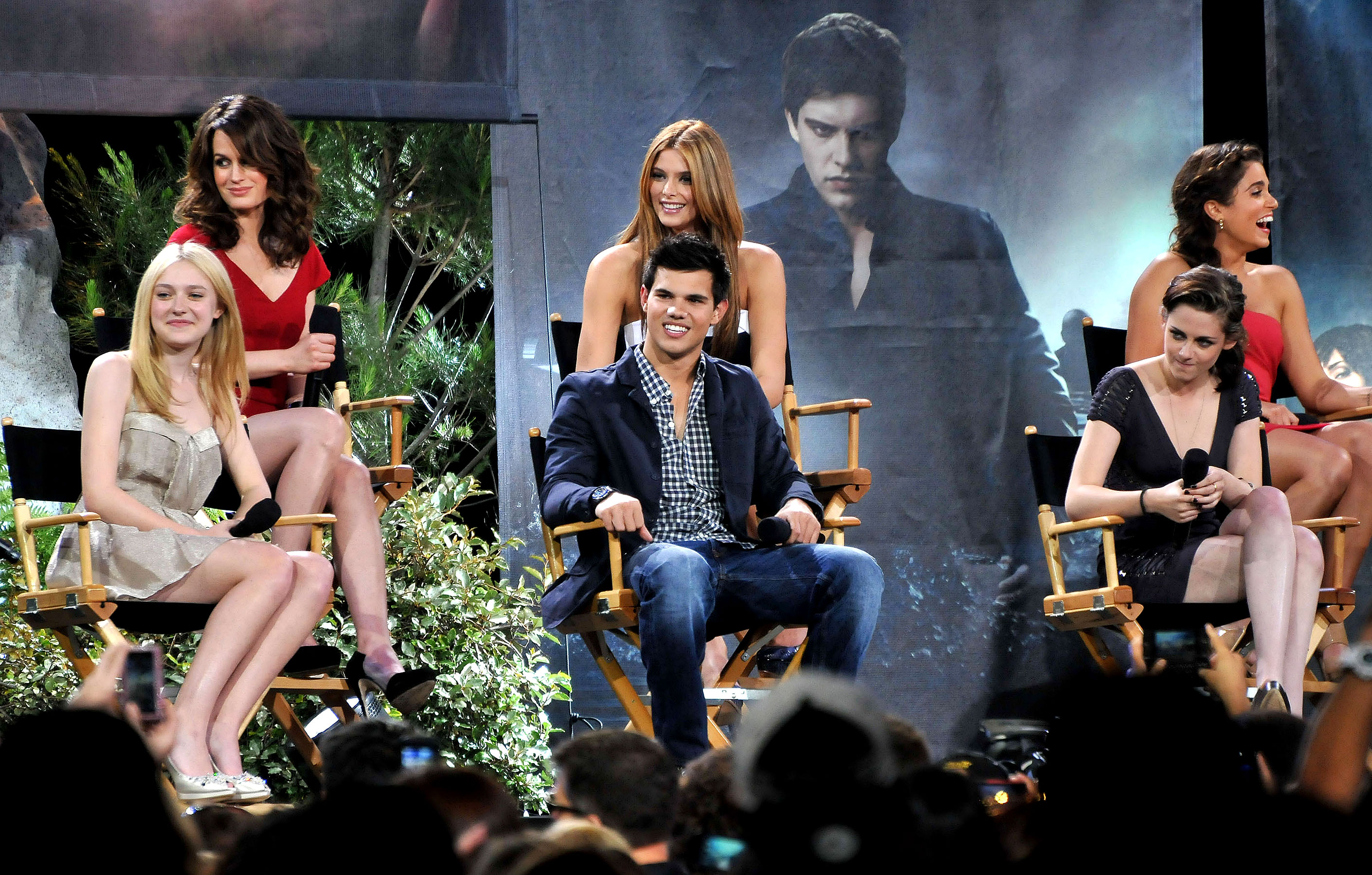 lovely-dakota-jimmy-kimmel-live-061410-p12.jpeg