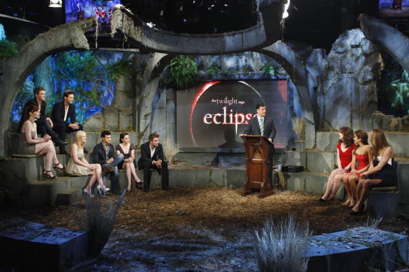 lovely-dakota-jimmy-kimmel-live-061410-p20.jpg