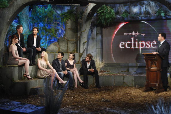 lovely-dakota-jimmy-kimmel-live-061410-p21.jpg