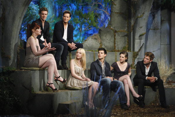 lovely-dakota-jimmy-kimmel-live-061410-p22.jpg