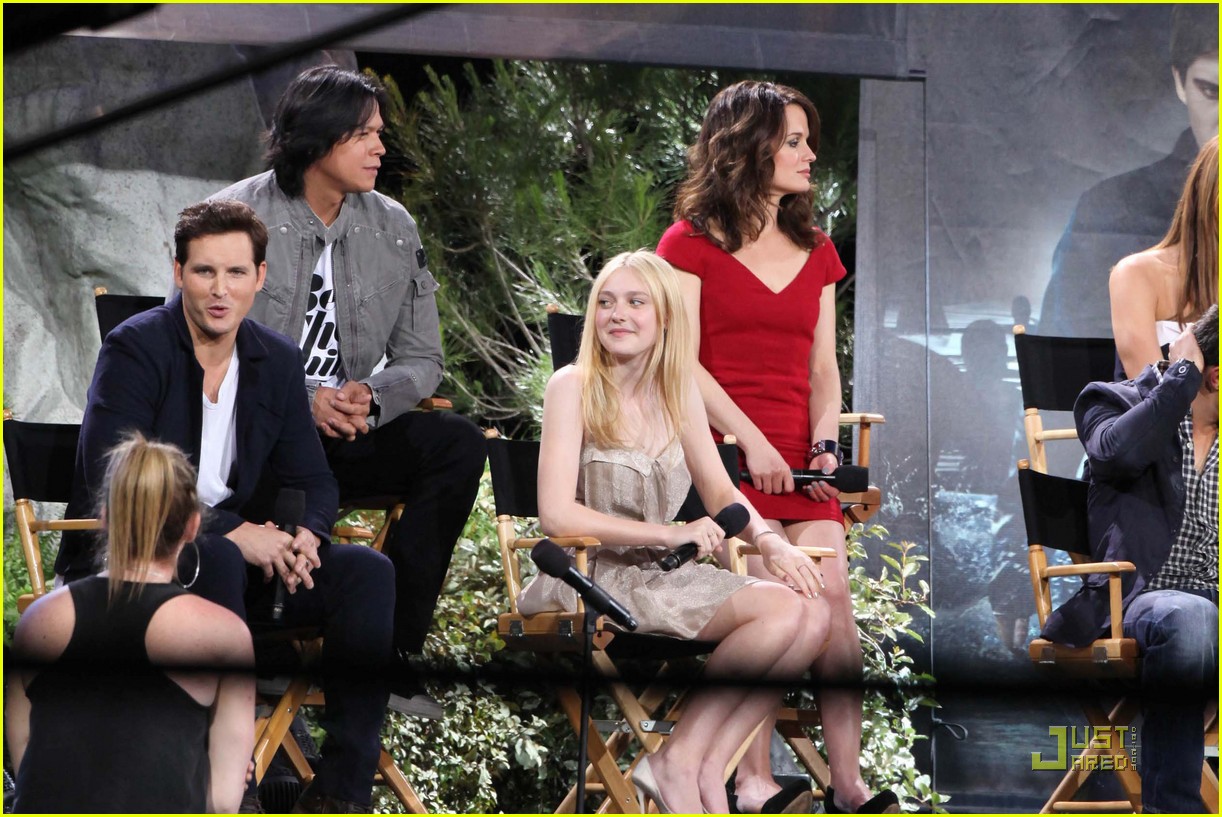 lovely-dakota-jimmy-kimmel-live-061410-p23.jpg