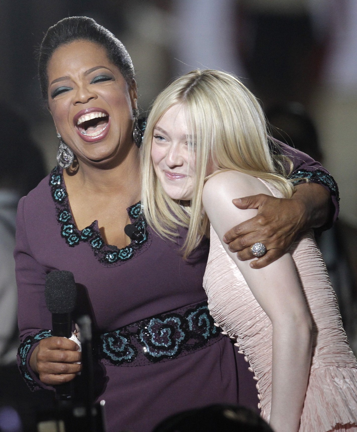 lovely-dakota-oprah-051711-p02.jpg