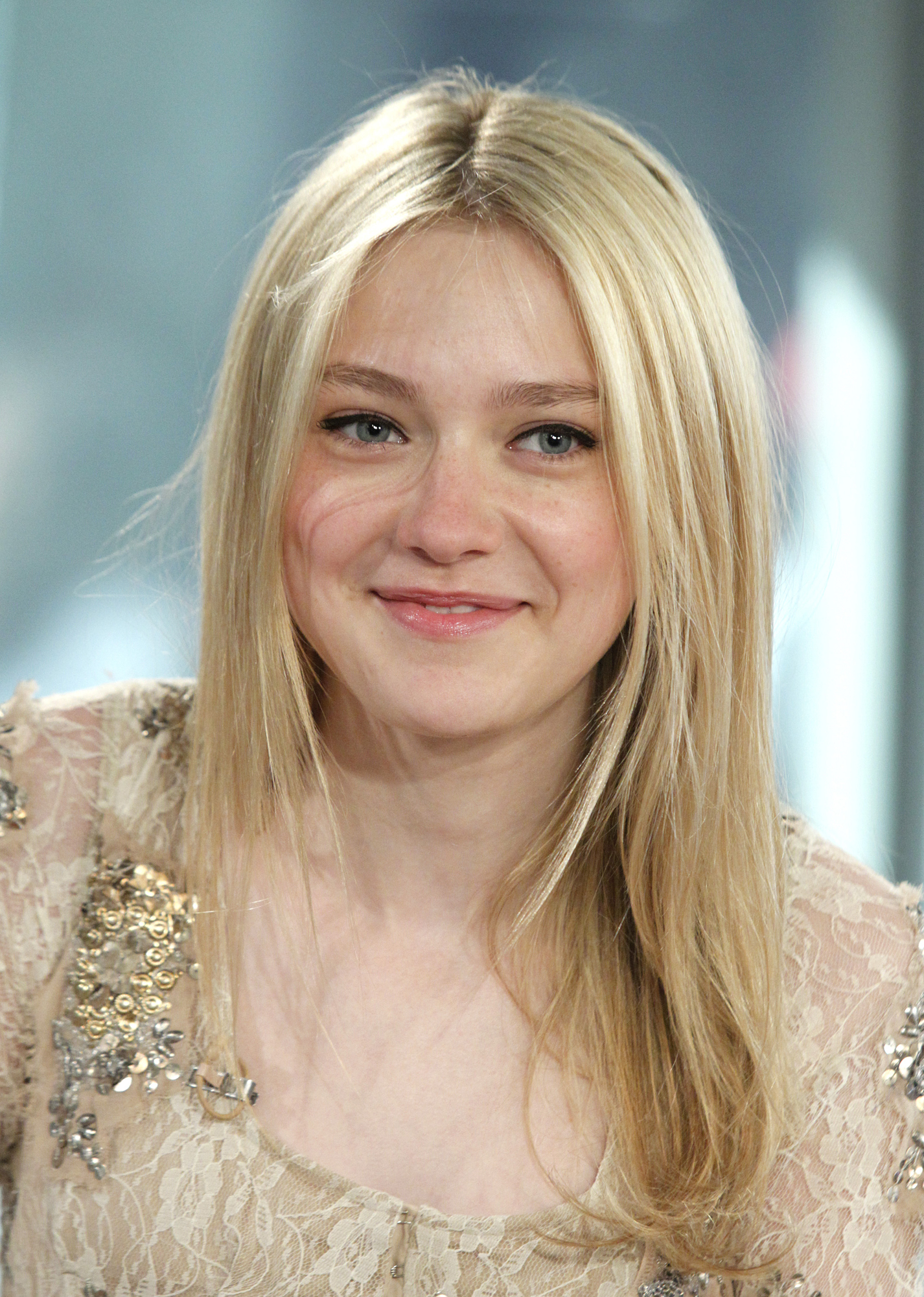 lovely-dakota-today-show-060710-p14.jpg