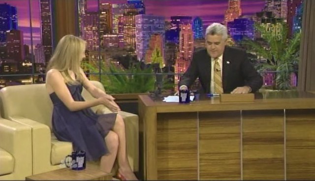 lovely-dakota-tonight-show-101408-014.jpg
