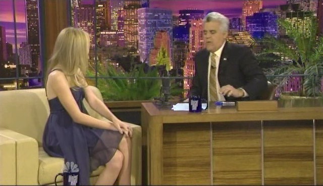 lovely-dakota-tonight-show-101408-021.jpg