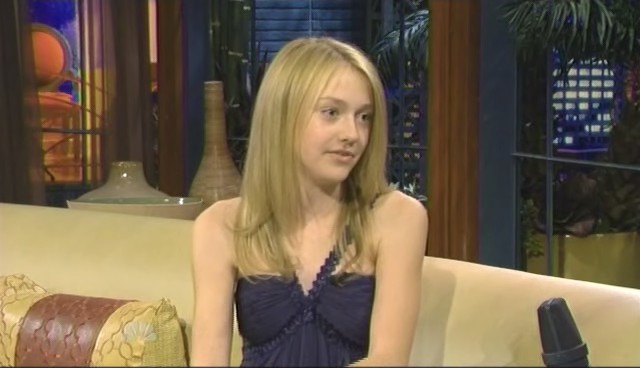 lovely-dakota-tonight-show-101408-032.jpg