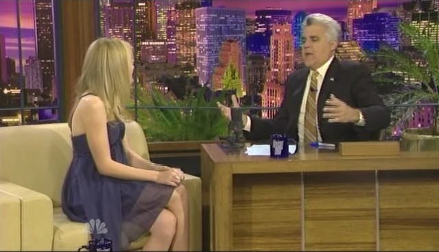 lovely-dakota-tonight-show-101408-038.jpg