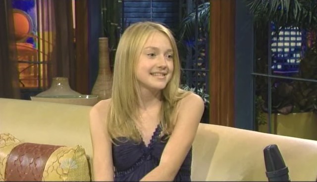 lovely-dakota-tonight-show-101408-057.jpg
