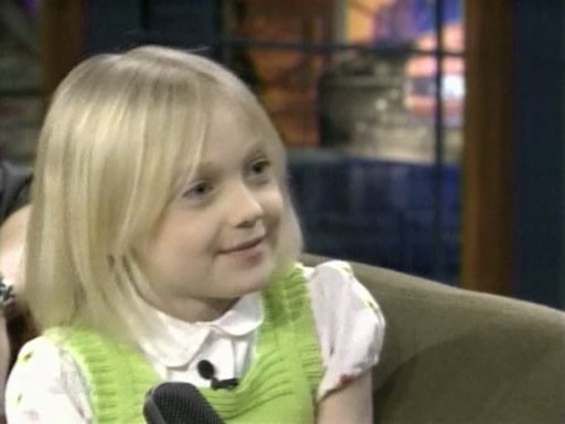 lovely-dakota-tonight-show-012809-047.jpg