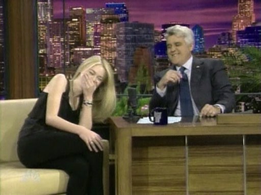 lovely-dakota-tonight-show-012809-052.jpg