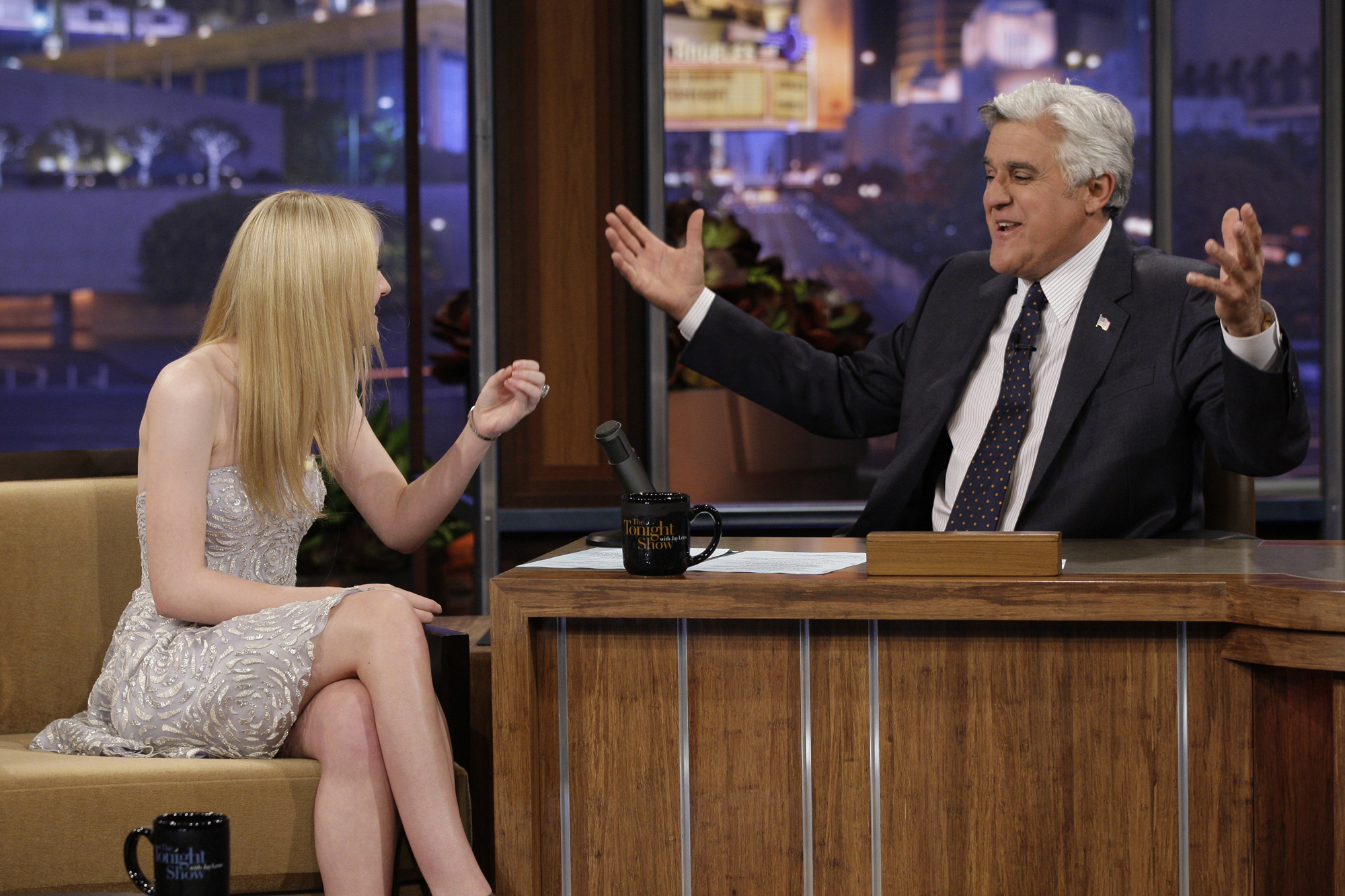 lovely-dakota-tonight-show-062110-p14.jpg